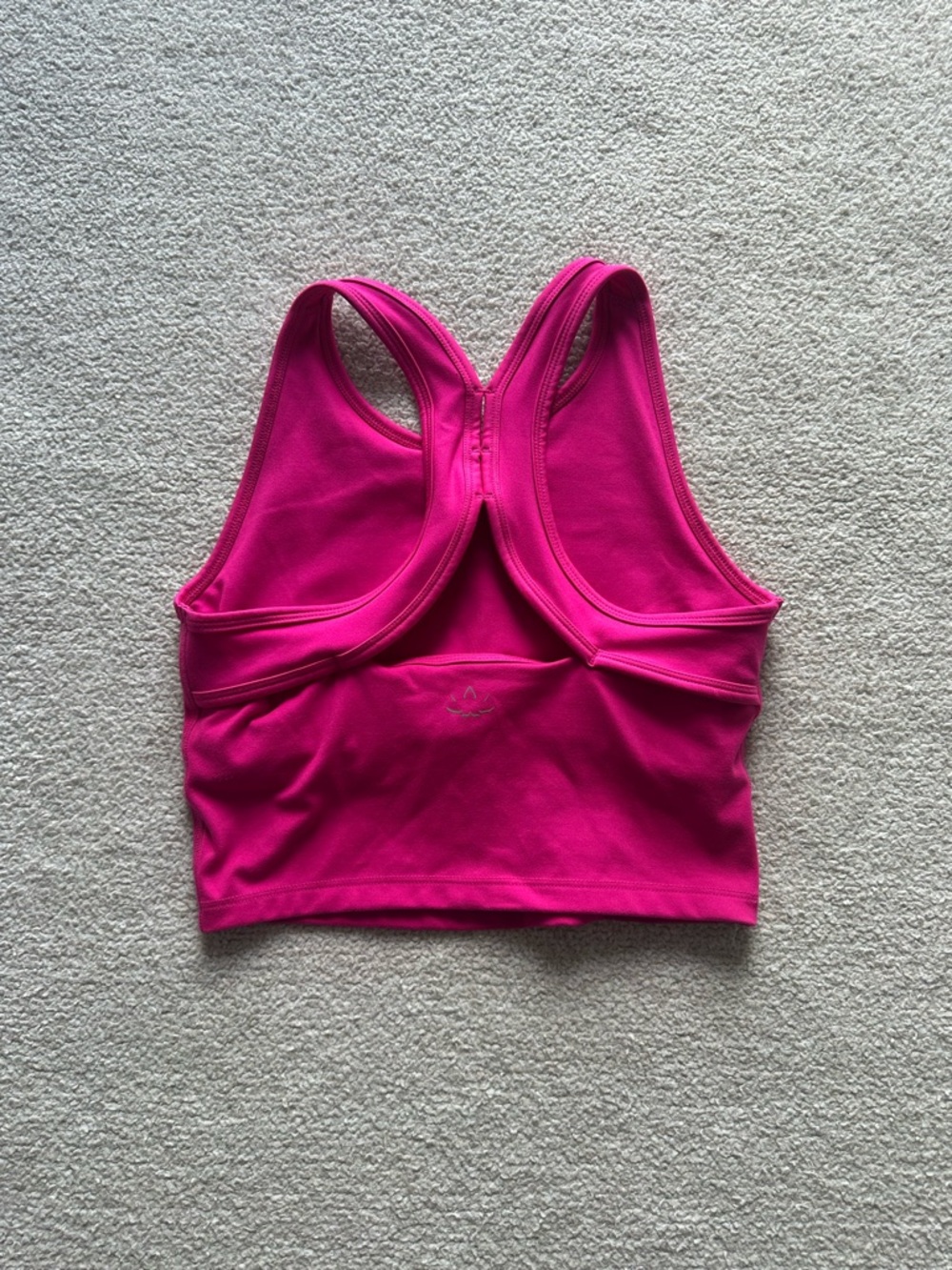 Beyond Yoga Keyhole Tank